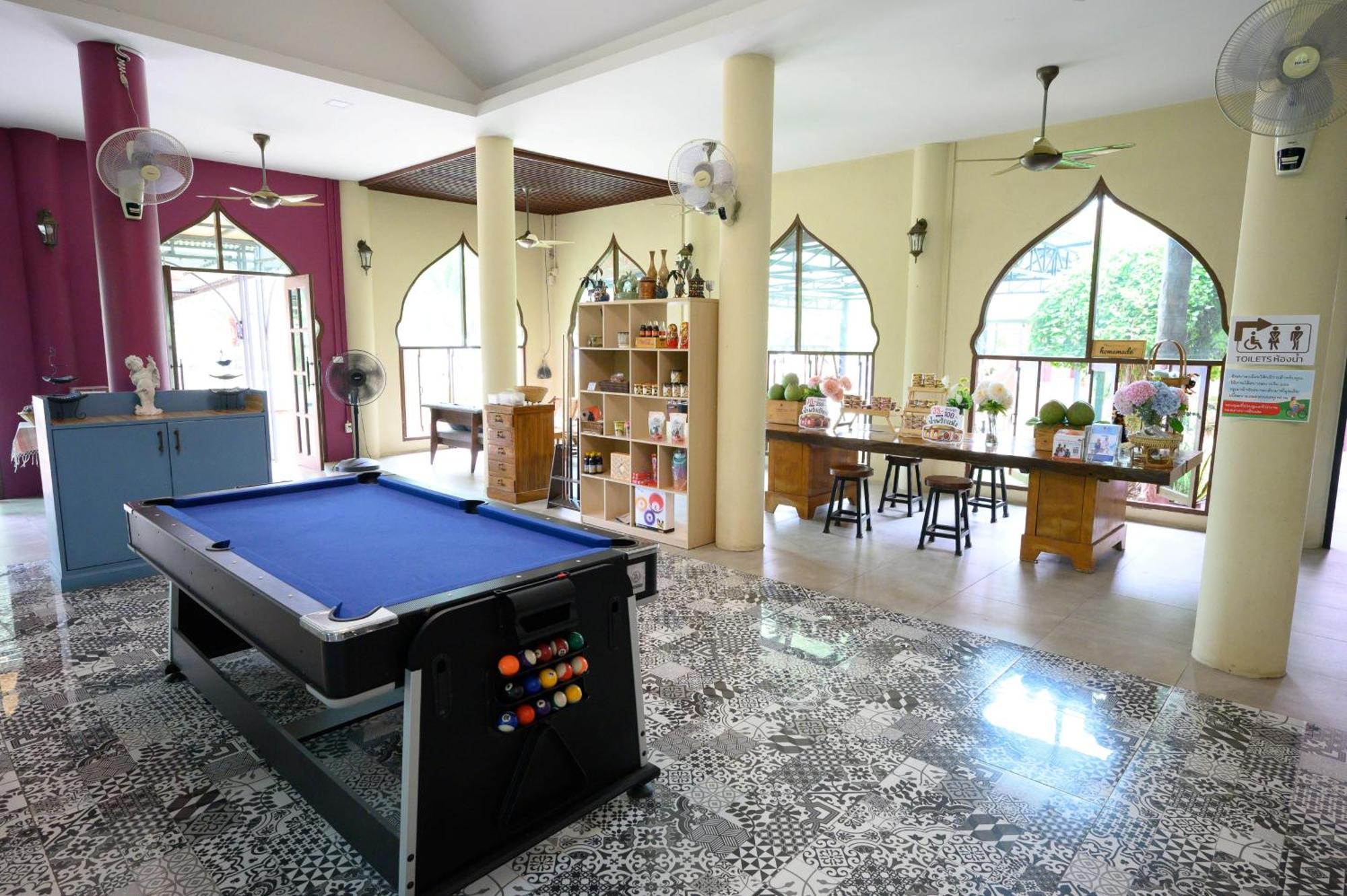 บุศยารีสอร์ต Hotel นครปฐม ภายนอก รูปภาพ