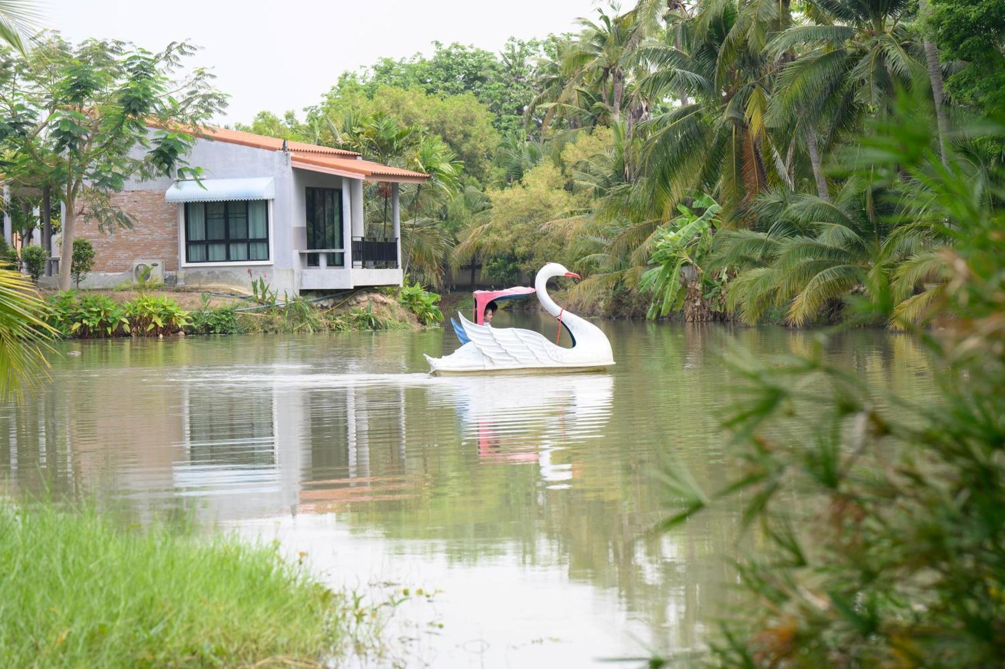 บุศยารีสอร์ต Hotel นครปฐม ภายนอก รูปภาพ